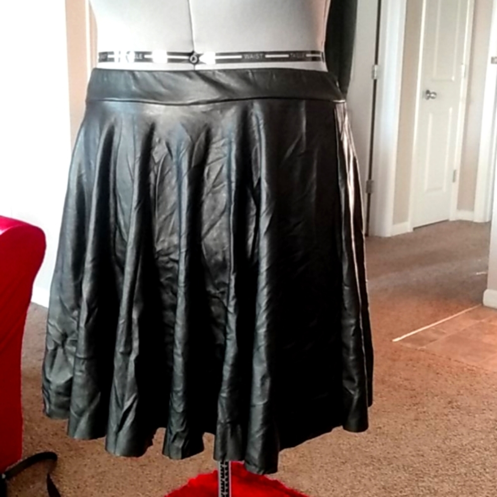 Black faux leather short skater skirt